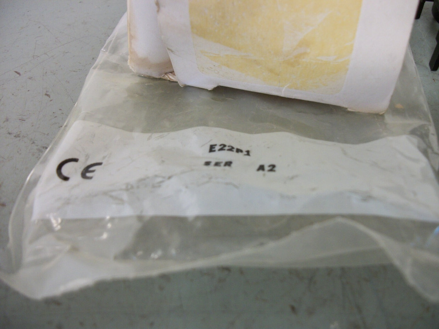 CUTLER-HAMMER BLACK FLUSH MOMENTARY PUSHBUTTON E22P1 NIB