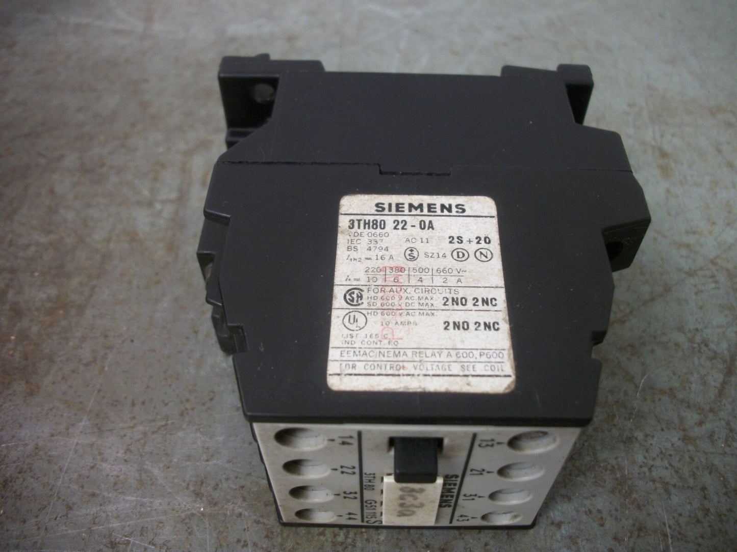 SIEMENS CONTROL RELAY 3TH8022-0A 16AMP 264VCOIL 600VOLT