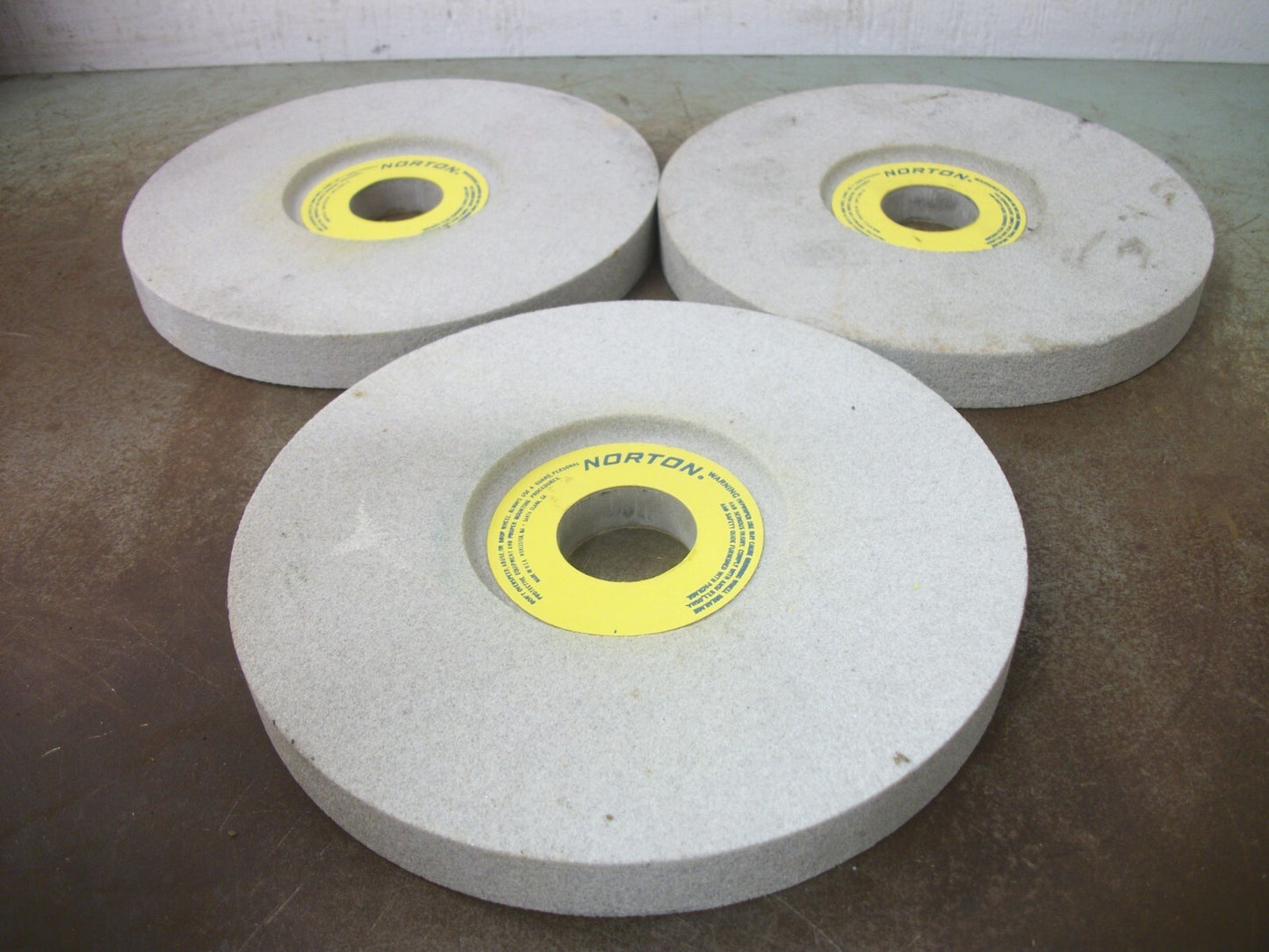 NORTON 143902 LOT OF 3 7X3/4X1-1/4 GRINDING WHEELS 32A80-J5VBE NEW