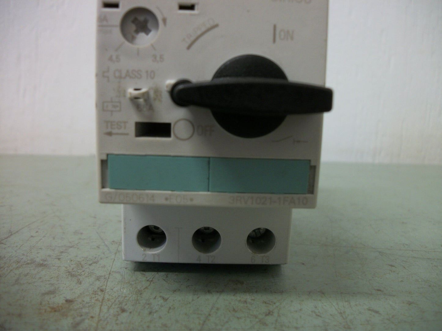 SIEMENS MOTOR CIRCUIT BREAKER 3RV1021-1FA10 3.5-5AMP