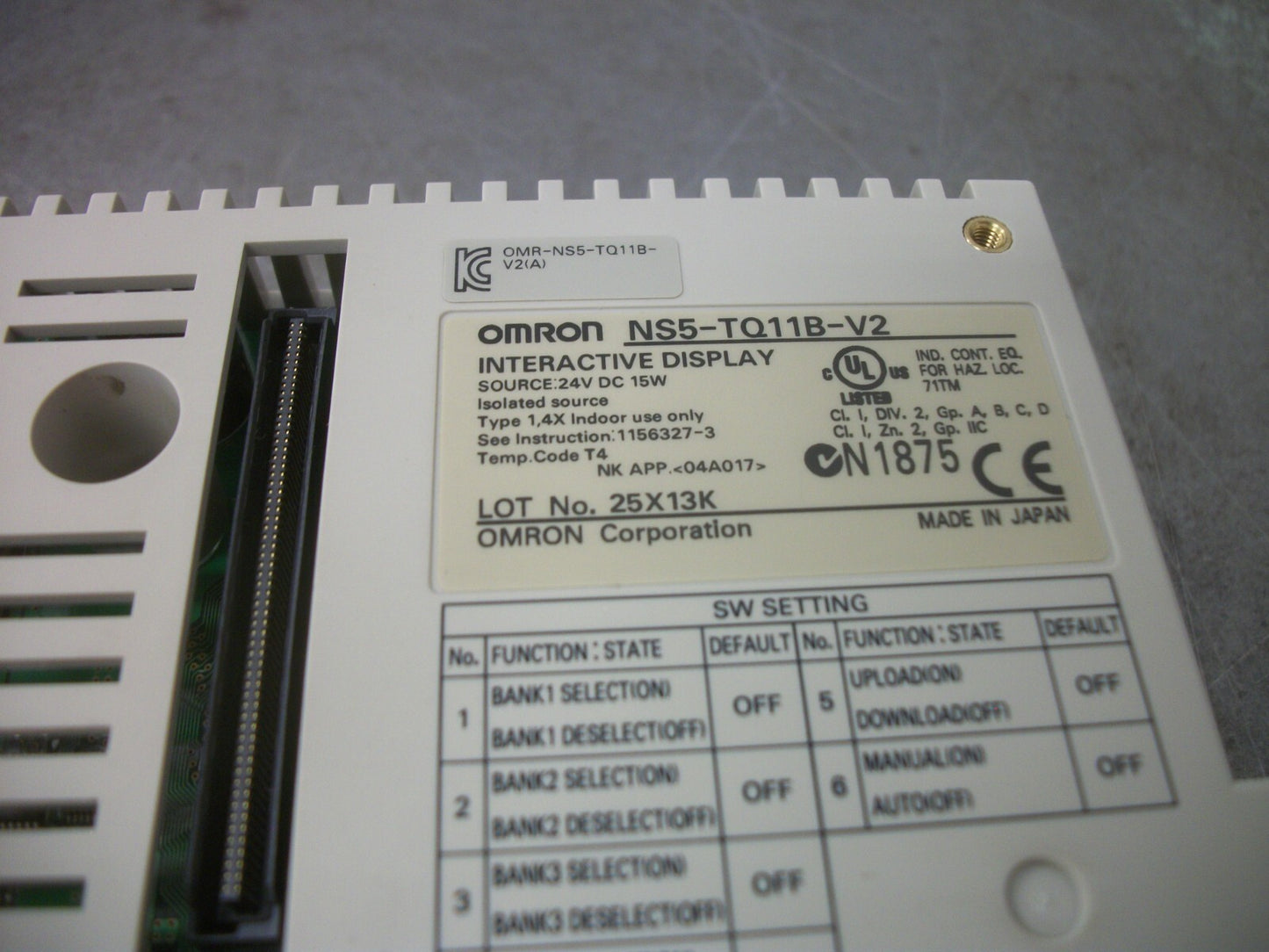 OMRON INTERACTIVE TOUCH SCREEN OPERATOR INTERFACE DISPLAY PANEL NS5-TQ11B-V2