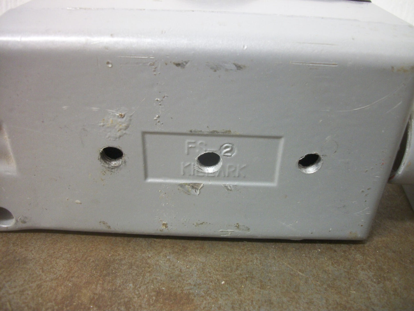 HUBBELL KILLARK LOT OF 2 WEATHERPROOF TWIST-LOCK RECEPTACLE ENCLOSURE FS-2 RED