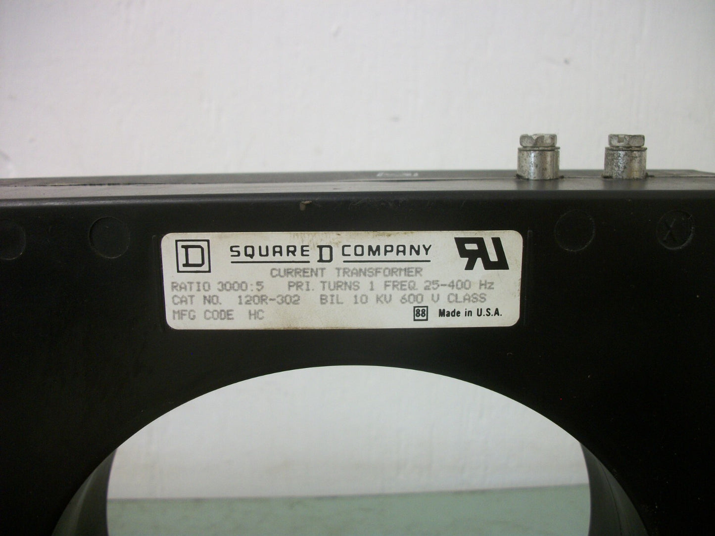 SQUARE D 3000:5 RATIO CURRENT TRANSFORMER 120R-302 NOB