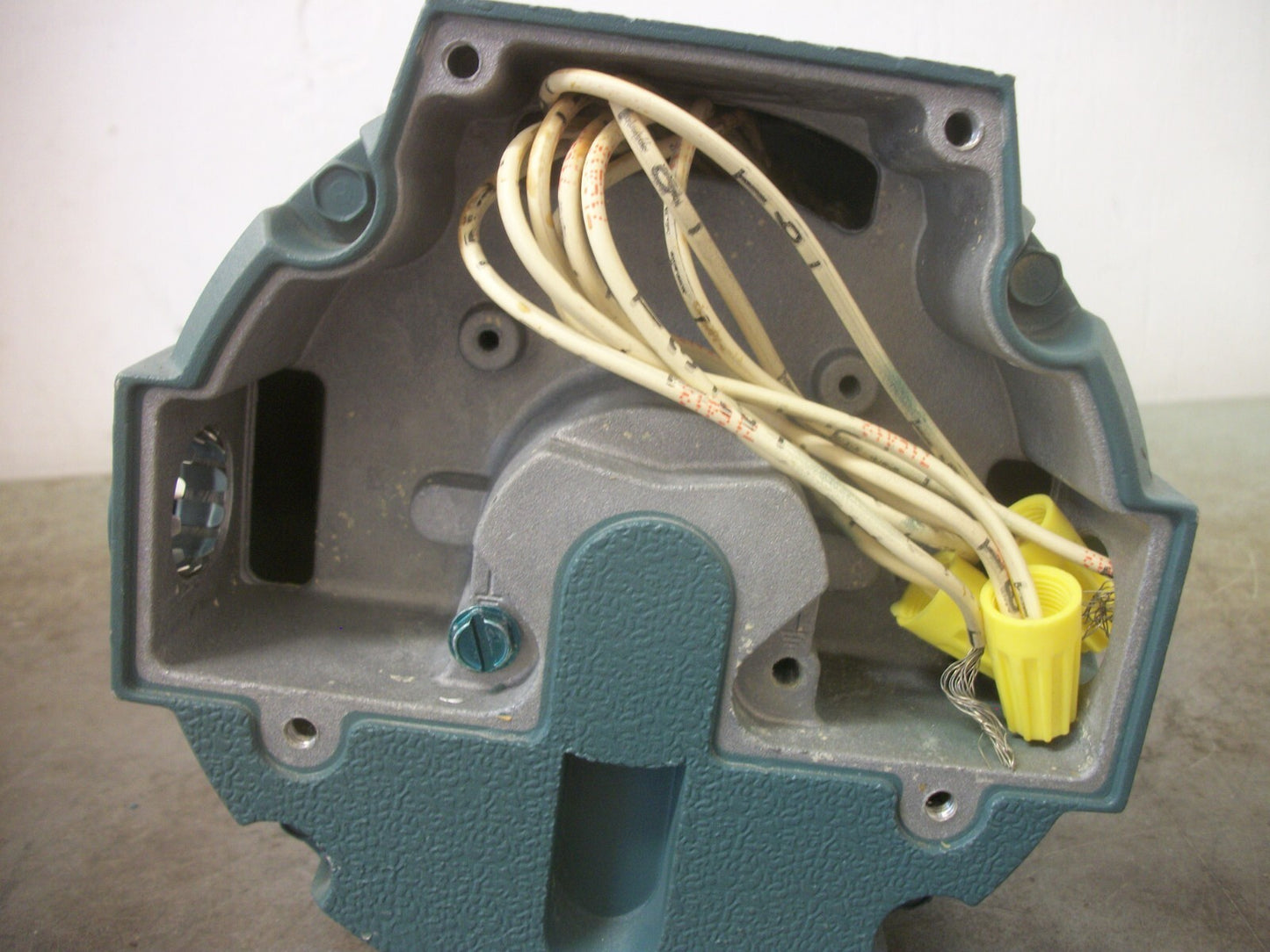 RELIANCE S-2000 1/4HP EA56C TE AC MOTOR P56H3003R 480VOLT 3PH 1725RPM NOB