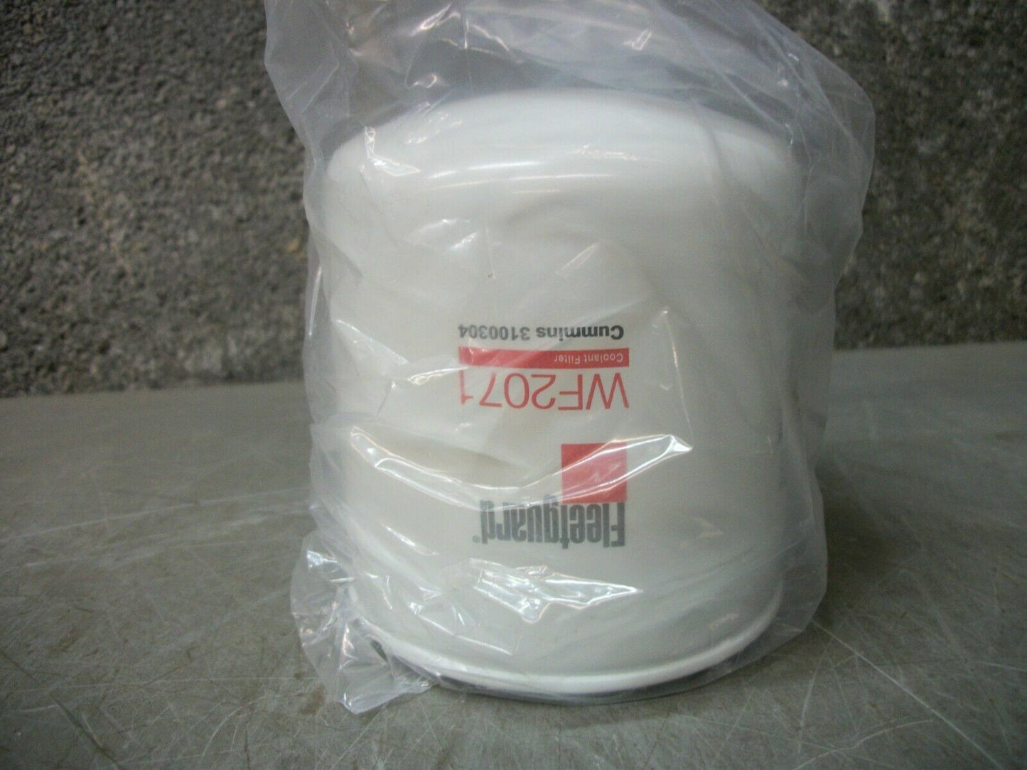 FLEETGUARD WATER COOLANT FILTER WF2071 NOB