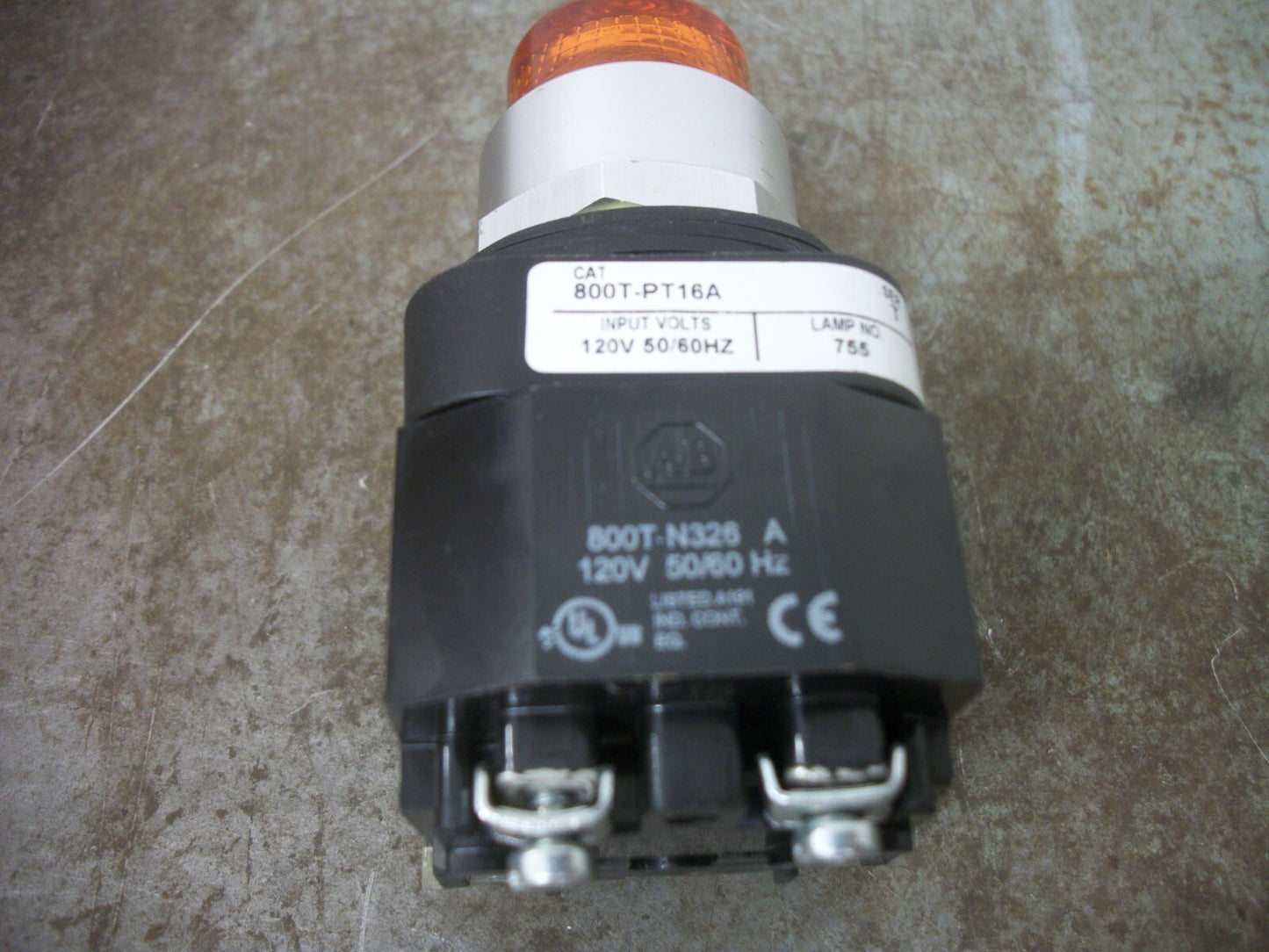 ALLEN-BRADLEY AMBER ILLUMINATED MOMENTARY PUSHBUTTON 800T-PT16A 120V
