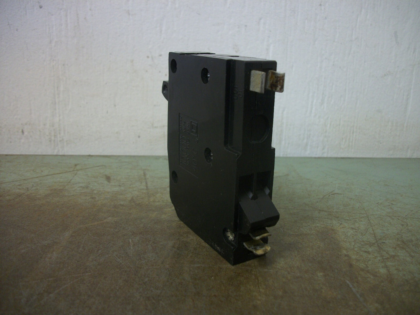SQUARE D QOT TANDEM CIRCUIT BREAKER QOT2020 20AMP 240VOLT 2POLE