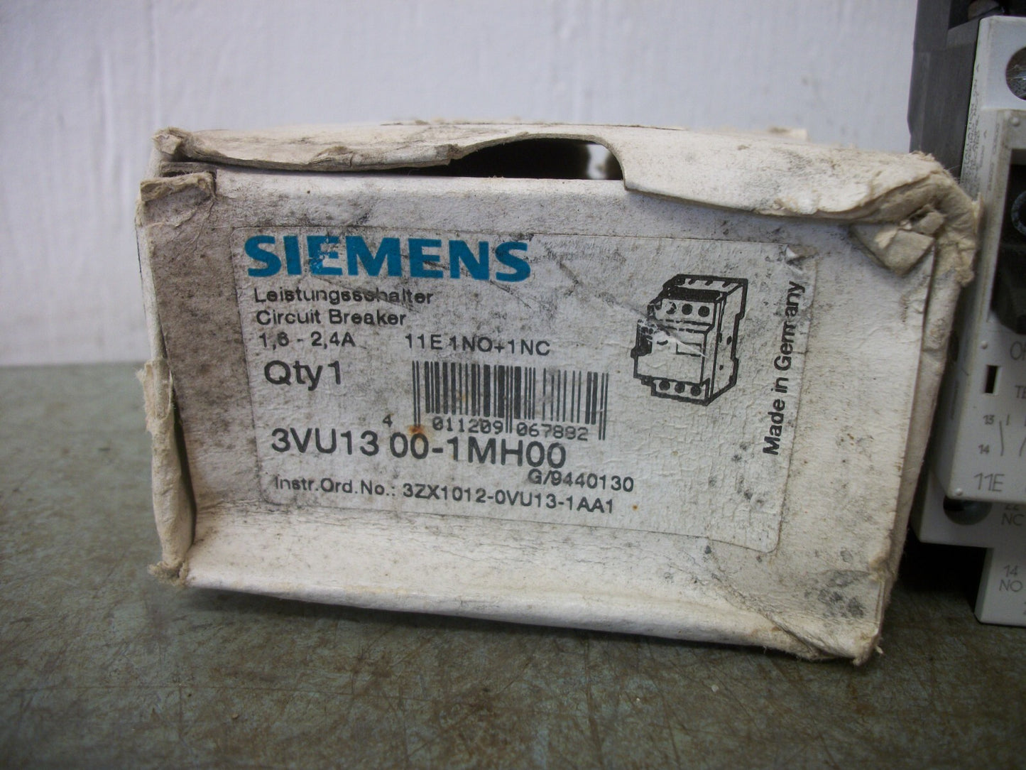SIEMENS MOTOR CIRCUIT BREAKER 3VU1300-1MH00 1.6-2.4AMP NIB