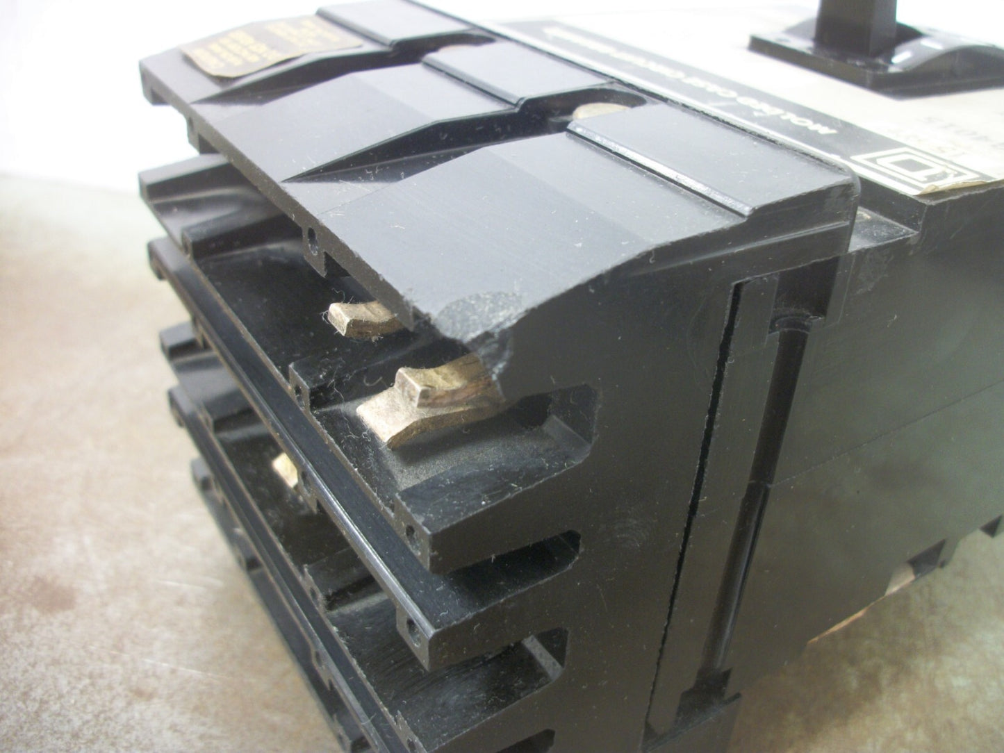 SQUARE D I-LINE FA CIRCUIT BREAKER FA34015 15AMP 480VOLT 3POLE GRAY CHIPPED