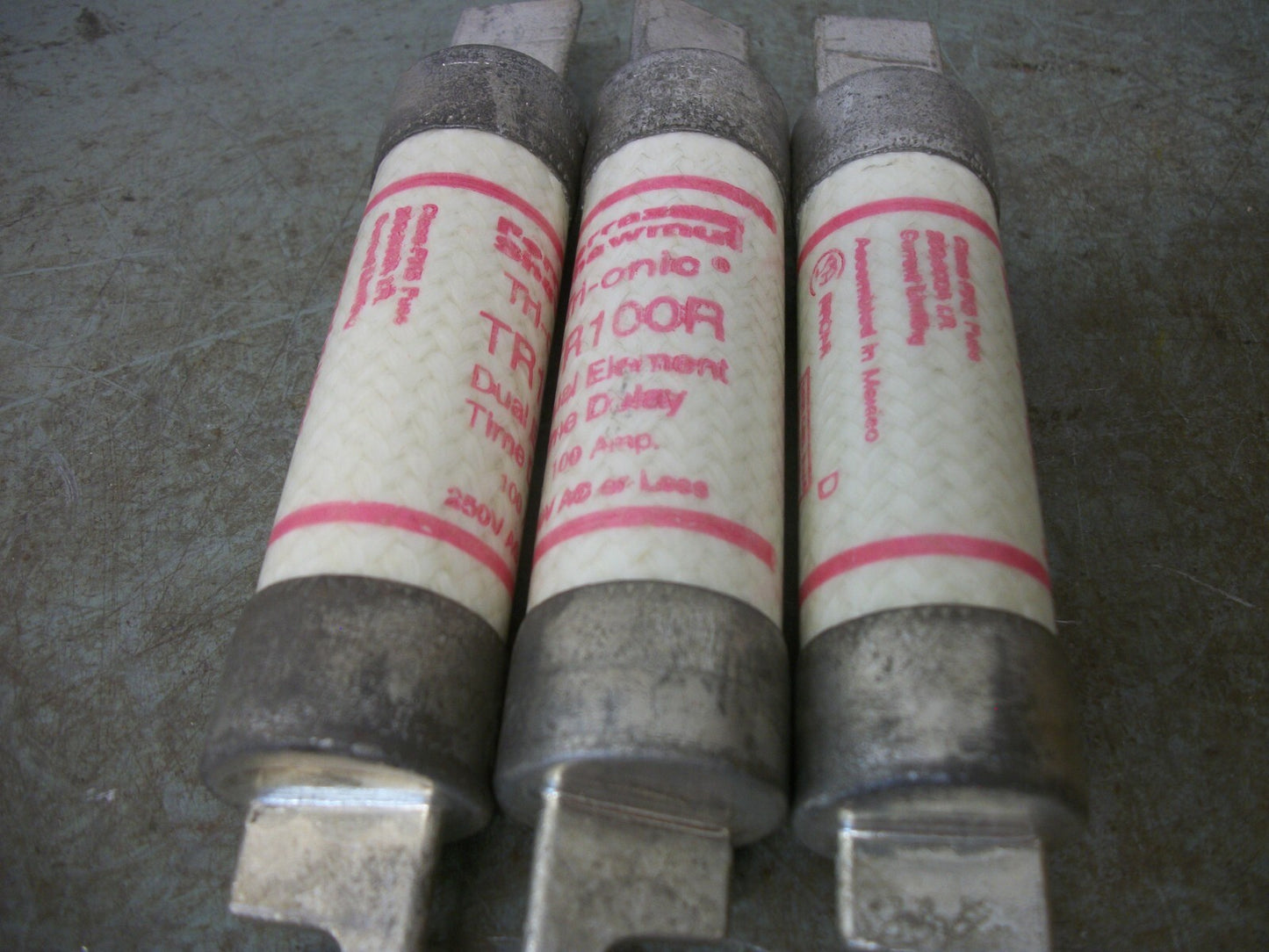 FERRAZ-SHAWMUT LOT OF 3 TRI-ONIC FUSES TR100R 100AMP 250VOLT