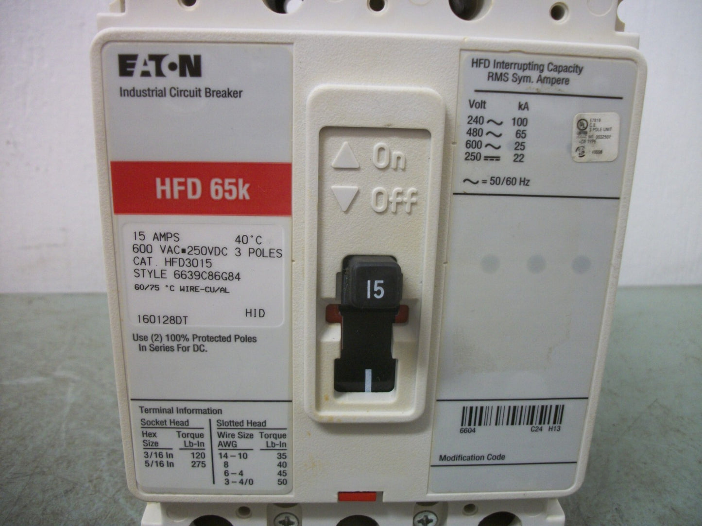 CUTLER-HAMMER HFD CIRCUIT BREAKER HFD3015 15AMP 600VOLT 3POLE RED