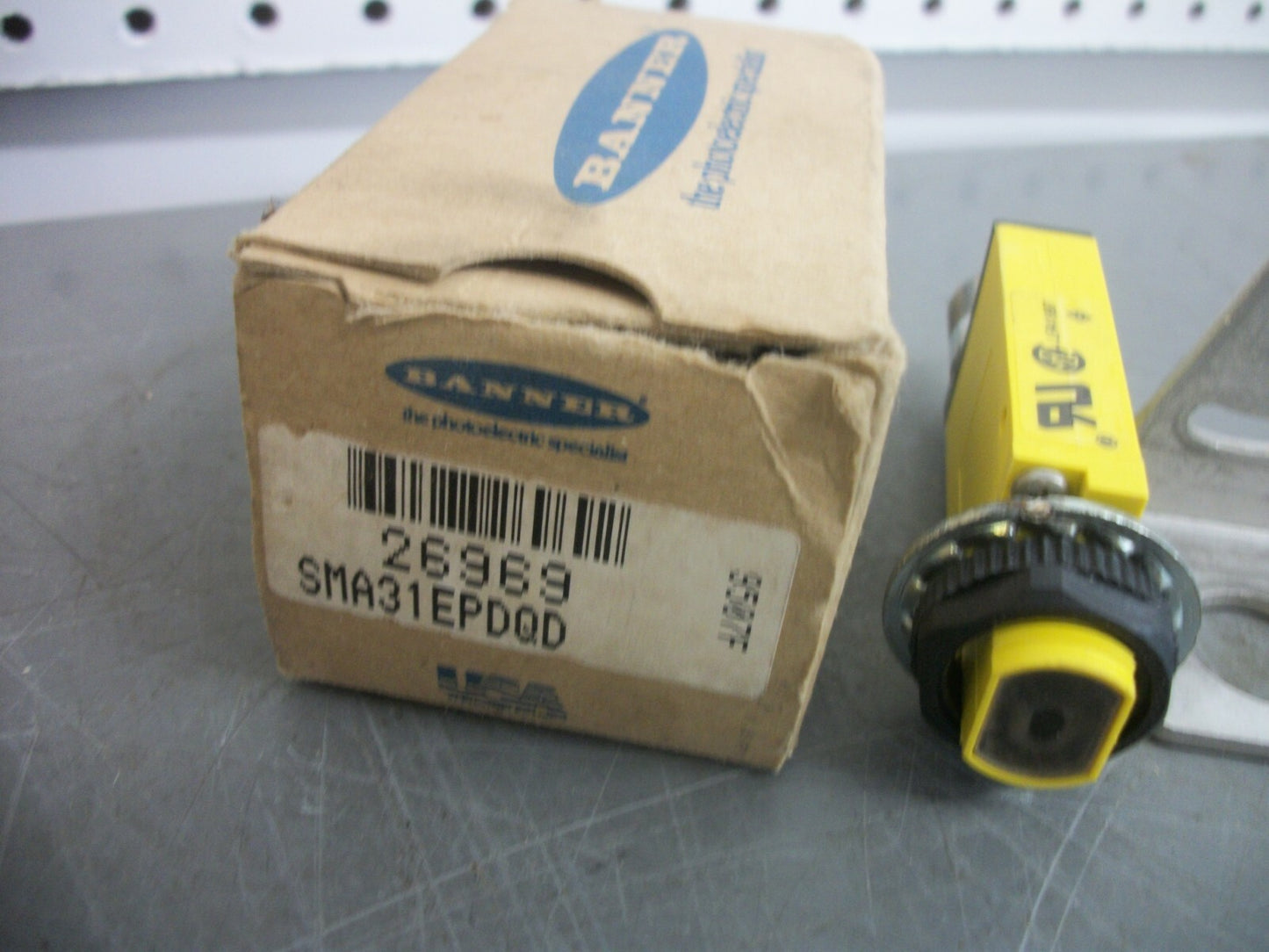BANNER MINI-BEAM PHOTOELECTRIC SENSOR SMA31EPDQD NIB