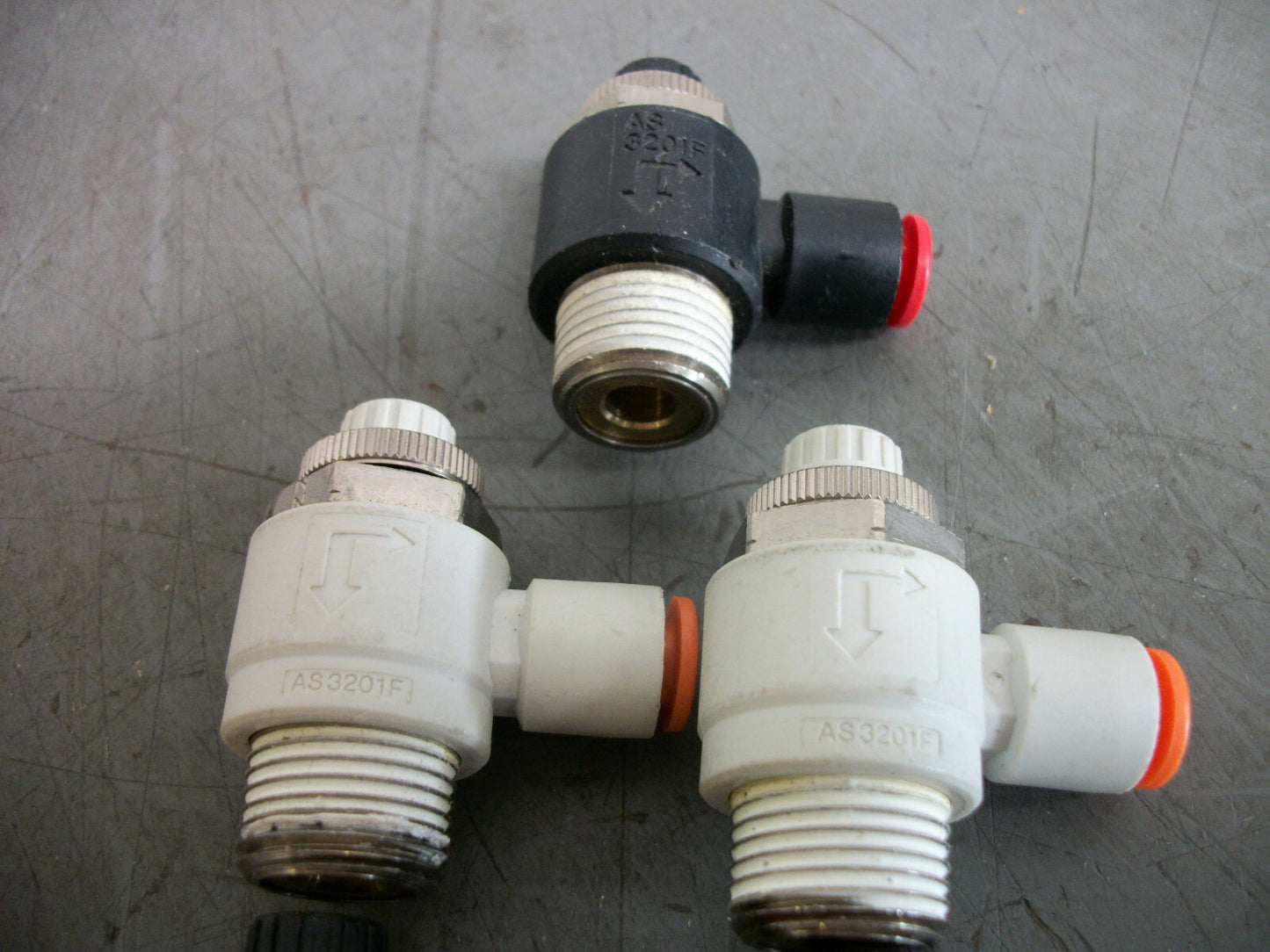 SMC LOT OF 5 1/4" PUSH TO CONNECT SPEED CONTROL VALVES AS3201F NOB