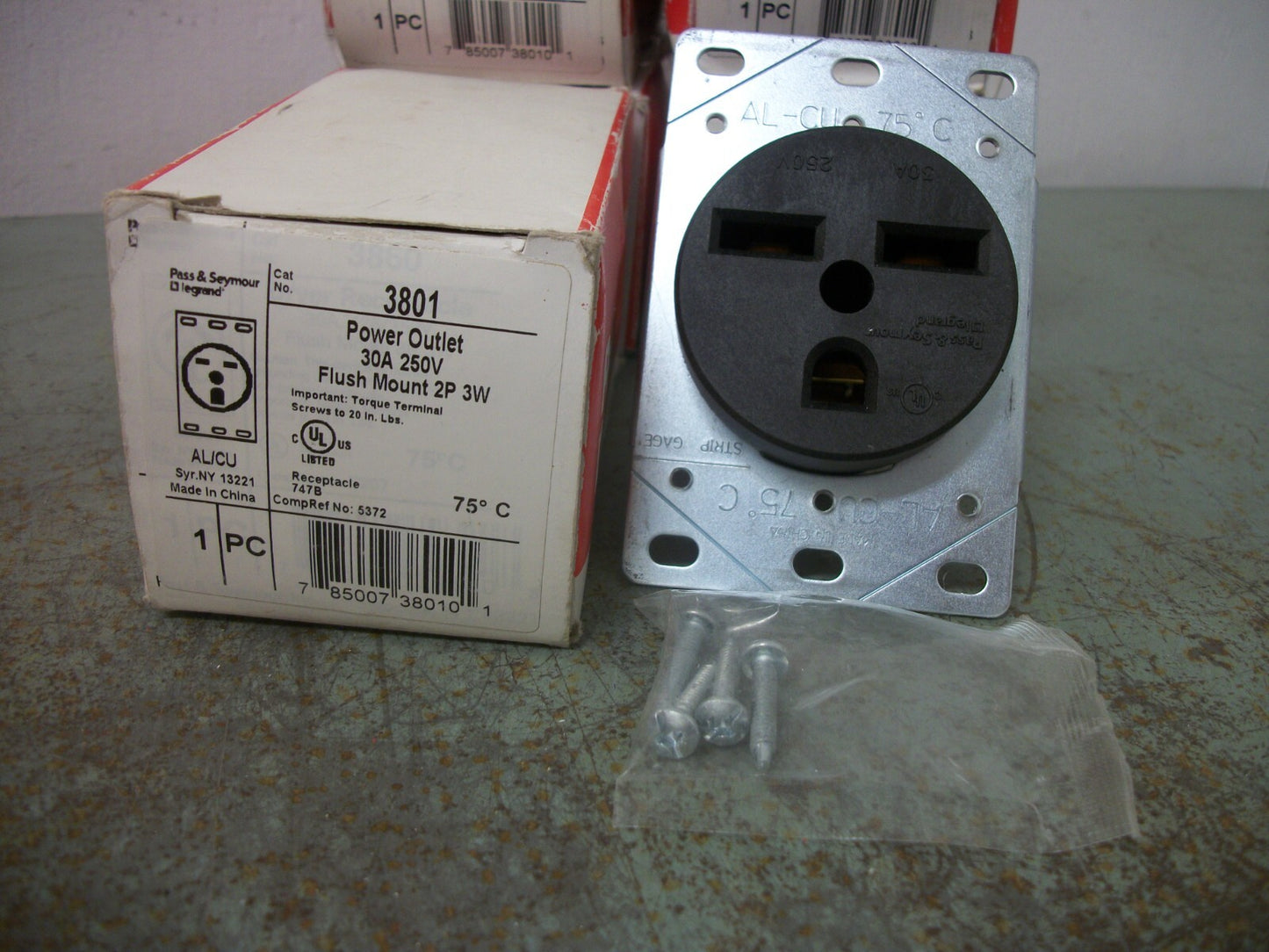 PASS & SEYMOUR LOT OF 5 FLUSH MOUNT POWER OUTLETS 3801 30AMP 250VOLT 2P 3W NIB