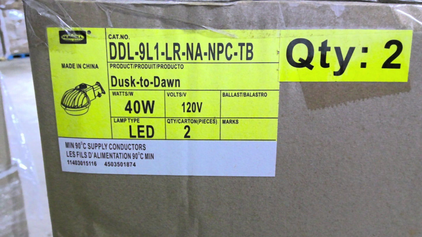 HUBBELL BOX OF 2 DUSK-TO-DAWN 40W LED STREET LIGHTS DDL-9L1-LR-NA-NPC-TB 120V