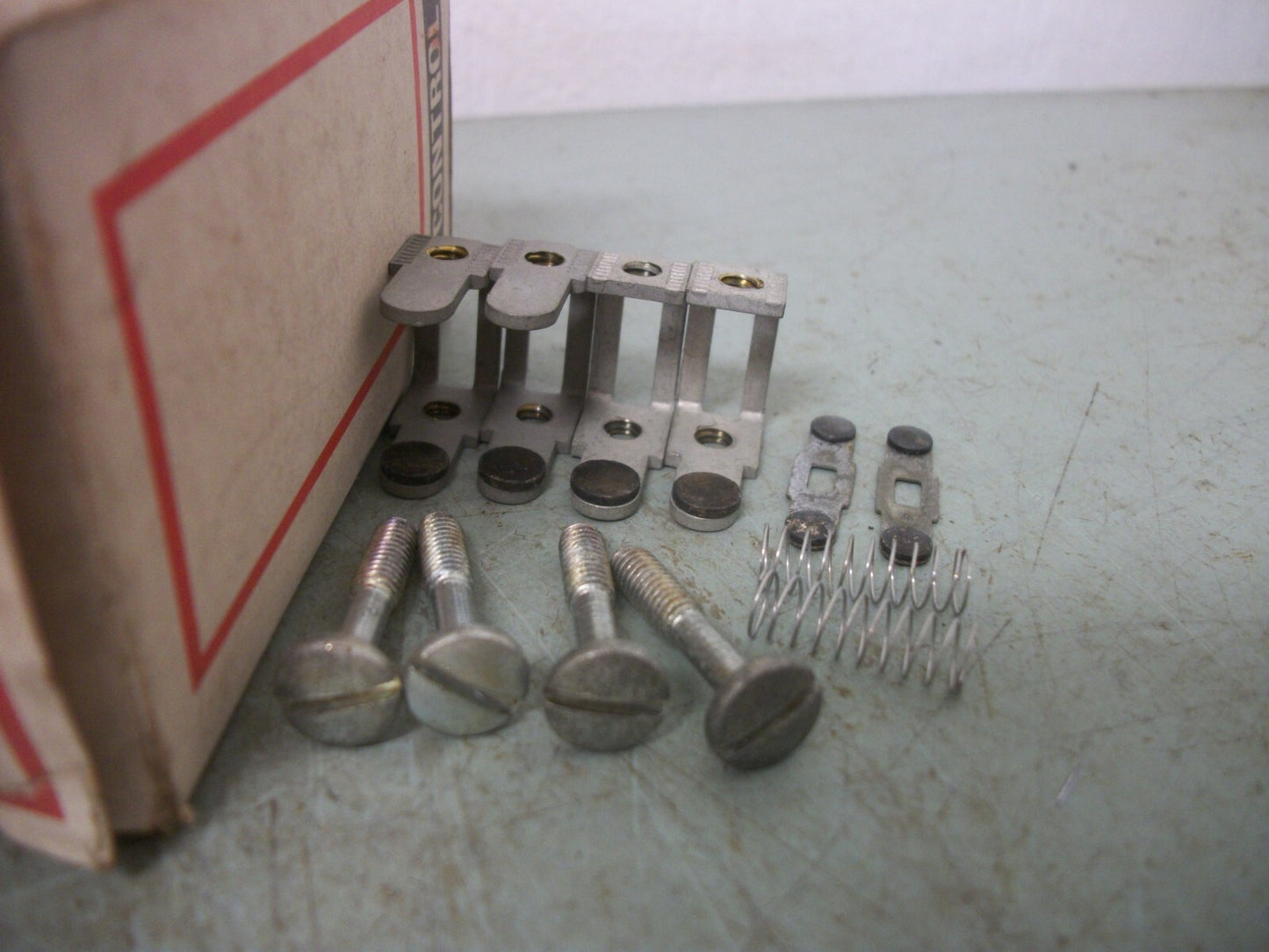 CUTLER-HAMMER 2POLE CONTACT KIT 6-204-7 NIB