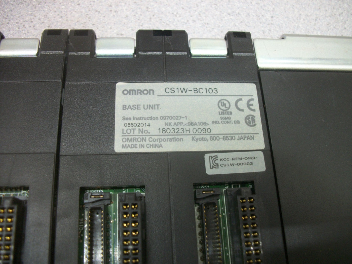 OMRON 10-SLOT PLC BASE UNIT CS1W-BC103