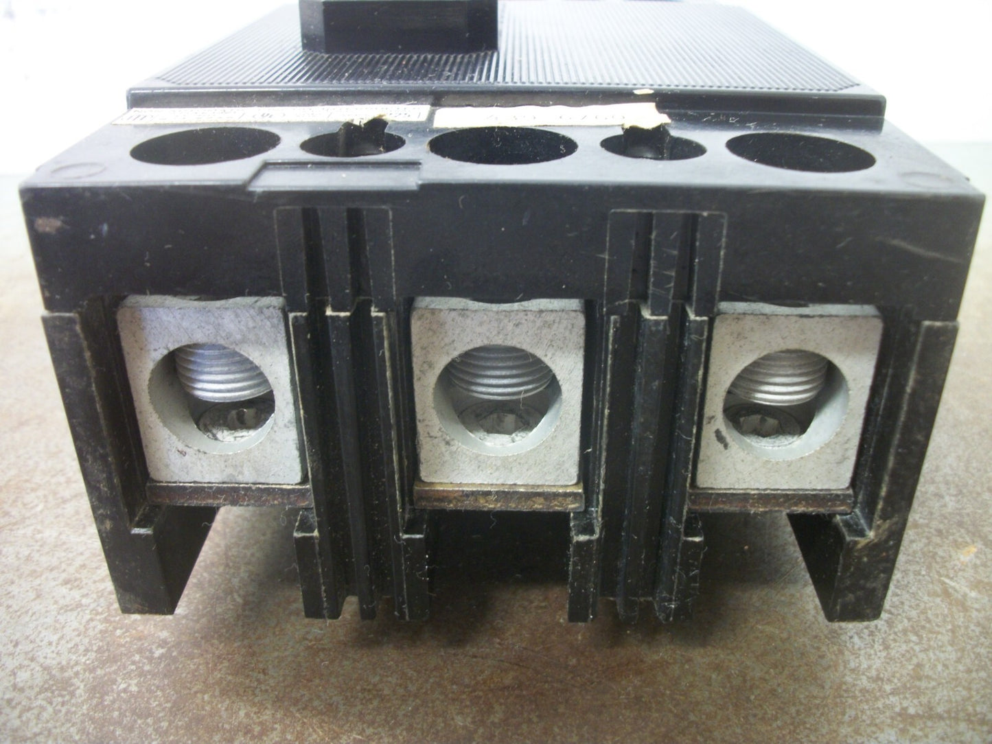 SIEMENS ITE ET88577 QJ3 CIRCUIT BREAKER QJ3S225 225AMP 240VOLT 3POLE W/SHUNT NOB