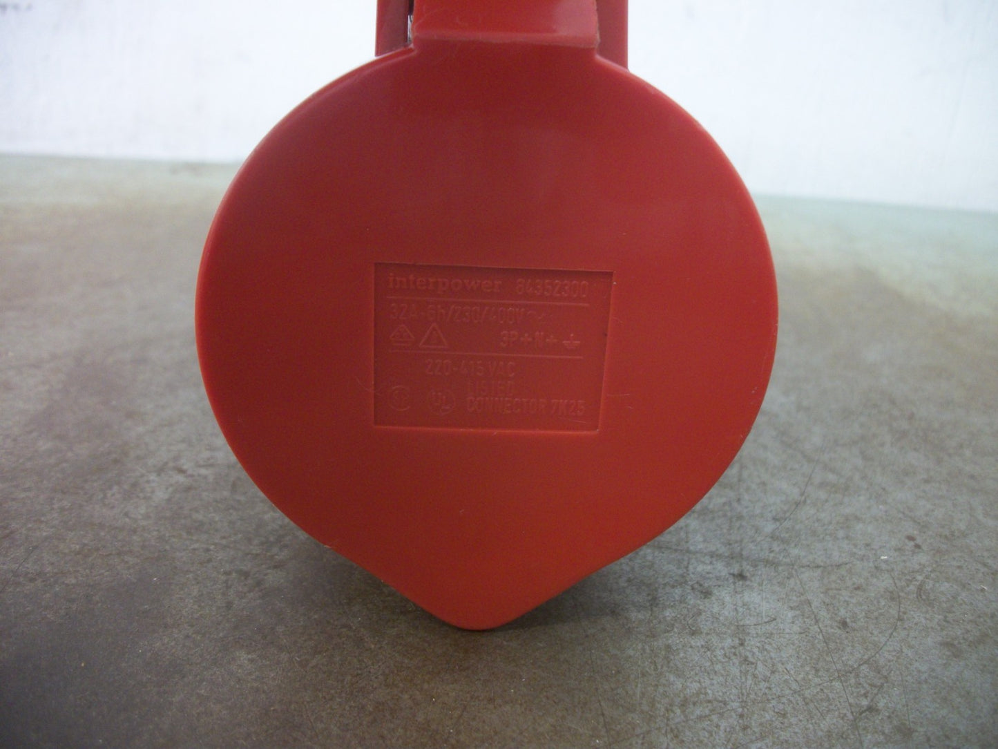 INTERPOWER PIN & SLEEVE CONNECTOR 84352300 32AMP 220-415VOLT 3P+N+GRND