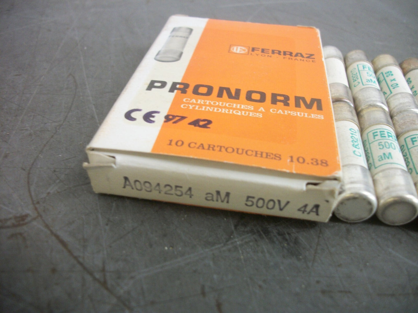 FERRAZ-SHAWMUT BOX OF 10 PRONORM FUSES A094254 4AMP 500VOLT NIB