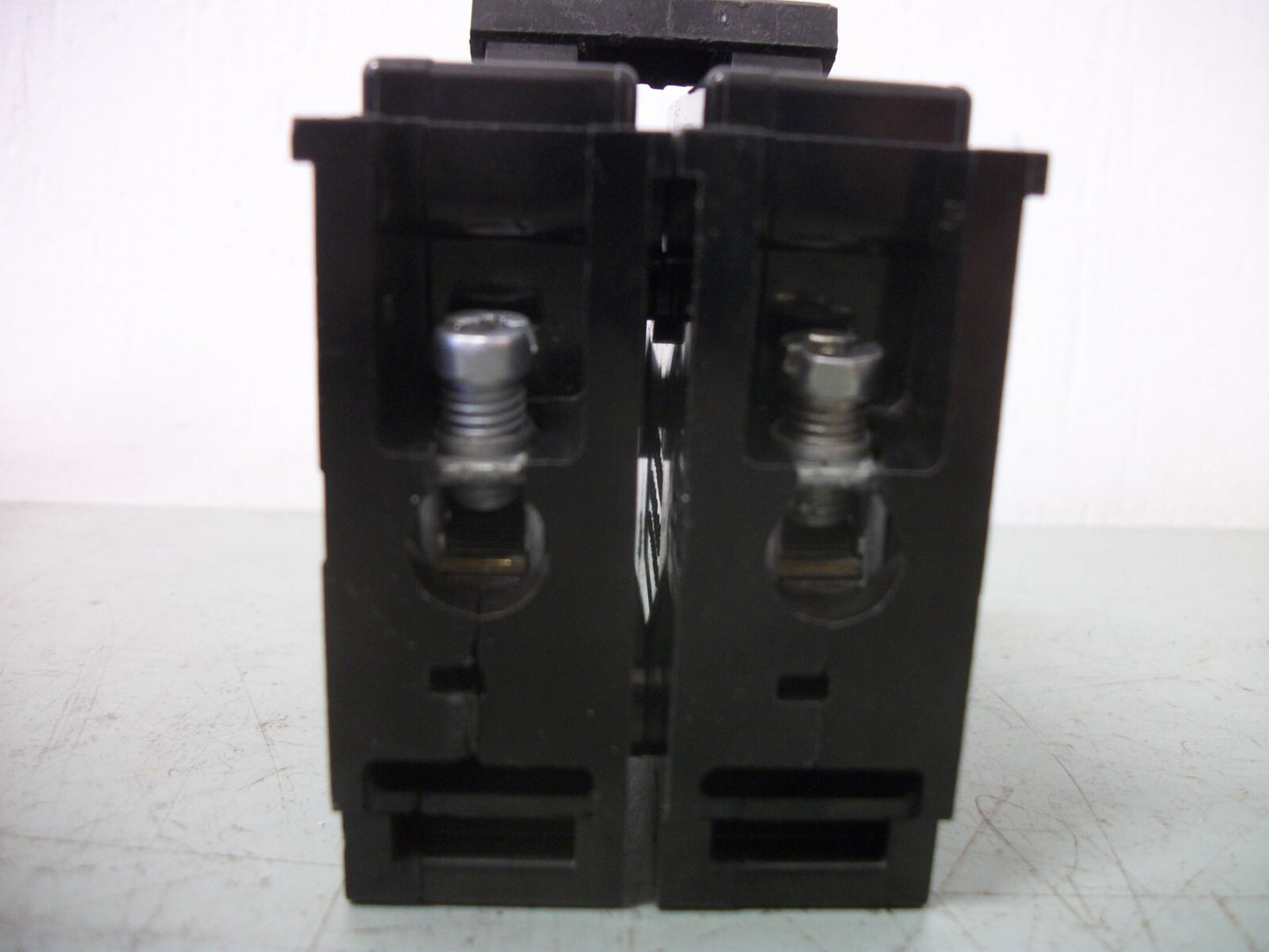 CUTLER-HAMMER BA CIRCUIT BREAKER BAB2020 20AMP 240VOLT 2POLE NOB