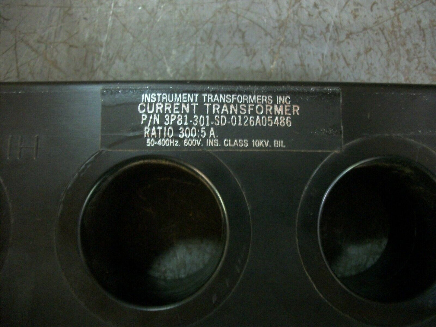 INSTRUMENT 300:5 RATIO CURRENT TRANSFORMER 3P81-301-SD-0126A05486 600VOLT