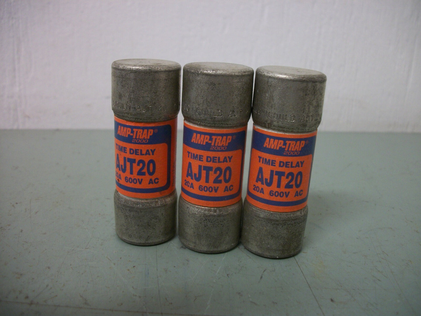 GOULD SHAWMUT LOT OF 3 AMP-TRAP 2000 FUSES AJT20 20AMP 600VOLT