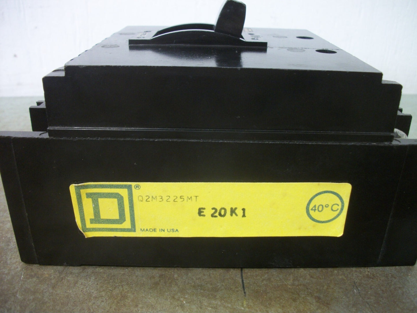 SQUARE D Q2MT CIRCUIT BREAKER Q2M3225MT 225AMP 240VOLT 3POLE