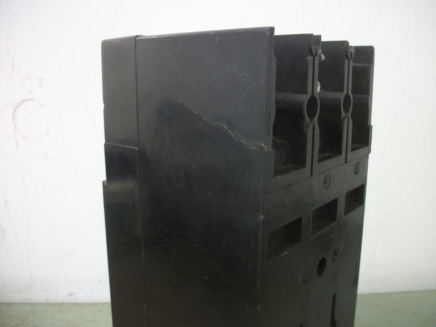 GE TFJ CIRCUIT BREAKER TFJ236200 200AMP 600VOLT 3POLE