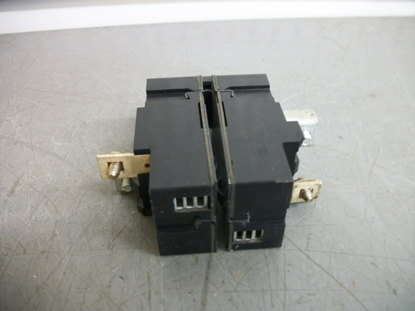 BULLDOG NI PUSHMATIC CIRCUIT BREAKER P215 15AMP 240VOLT 2POLE