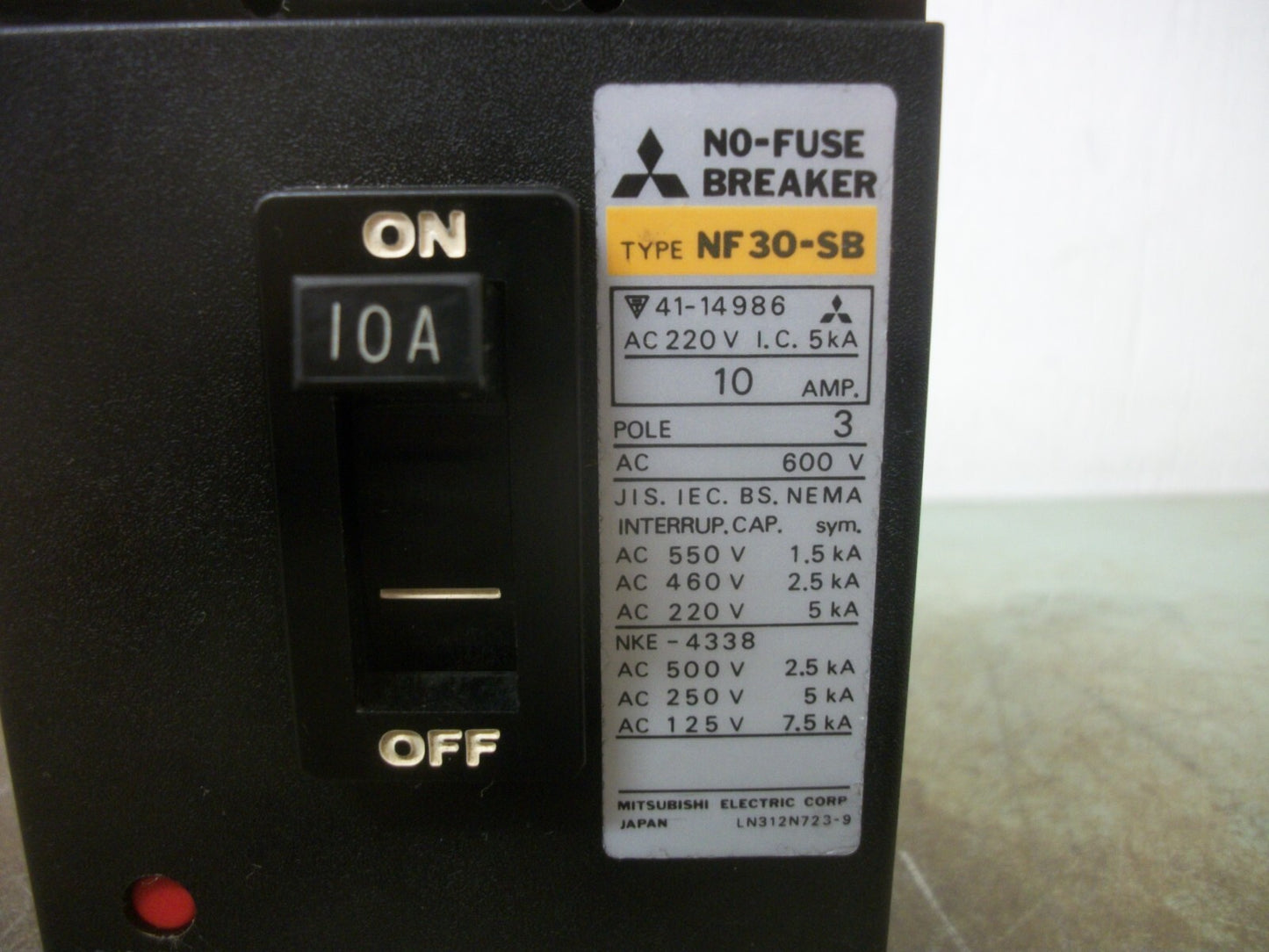 MITSUBISHI NO-FUSE CIRCUIT BREAKER NF30-SB-3P 10AMP 600VOLT 3POLE