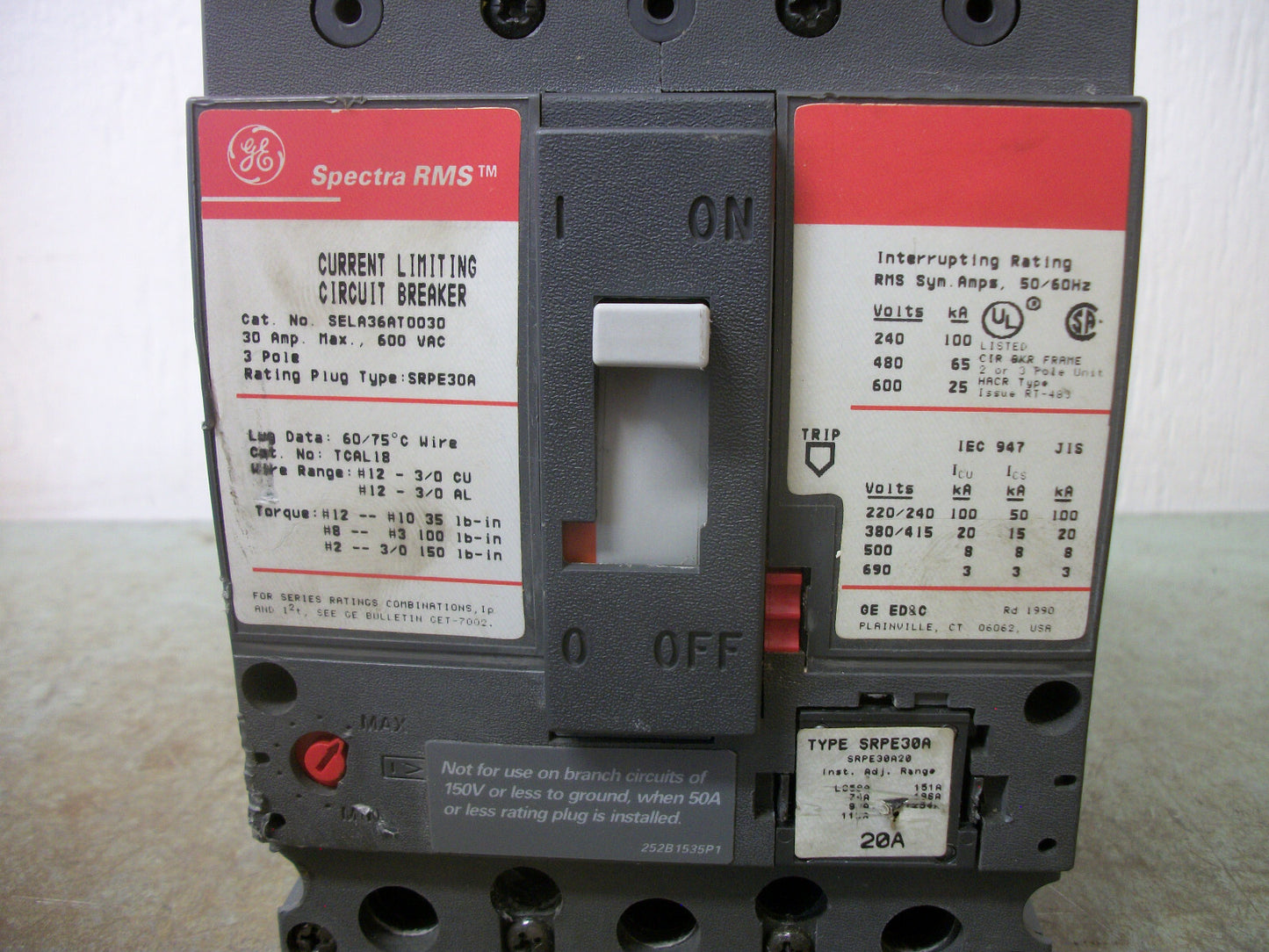 GE SPECTRA SELA CIRCUIT BREAKER SELA36AT0030 30AMP 600VOLT 3POLE W/20A TRIP