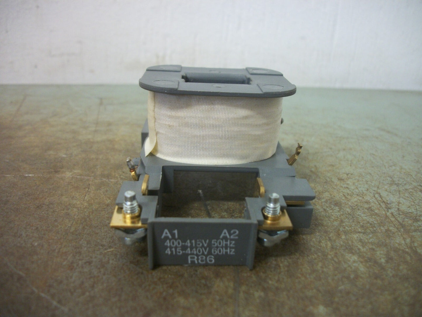 ABB MAGNET COIL ZA40-86 440VCOIL NOB