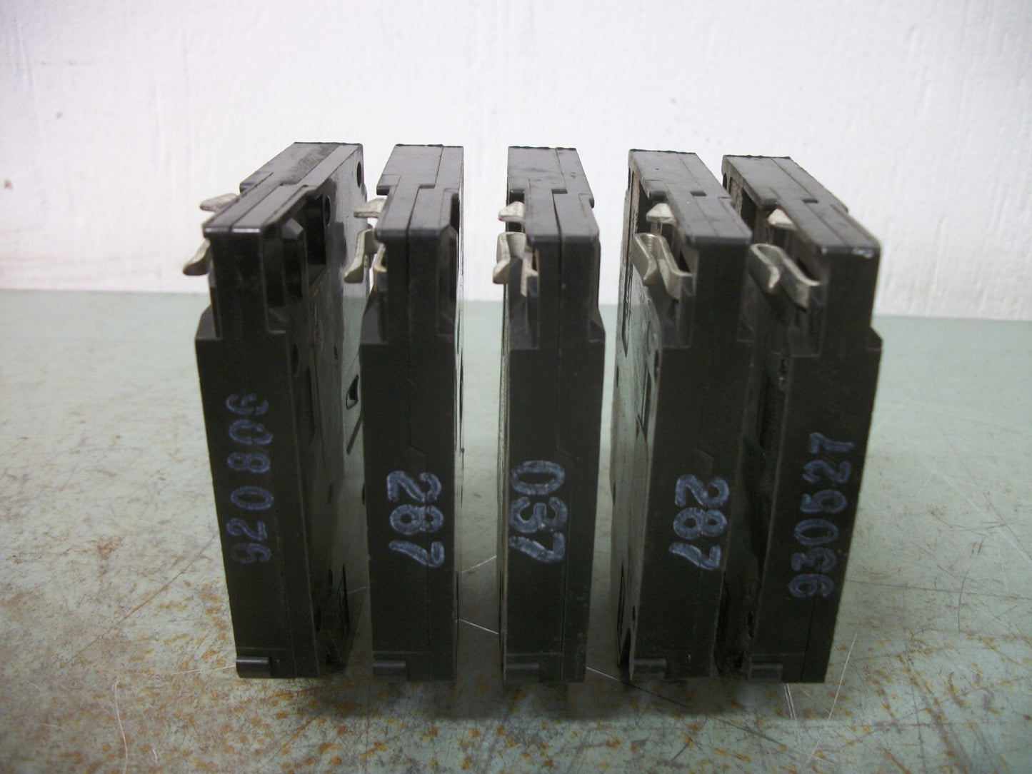 CHALLENGER LOT OF 10 TYPE A TANDEM CIRCUIT BREAKERS A115 15AMP 240VOLT 2POLE