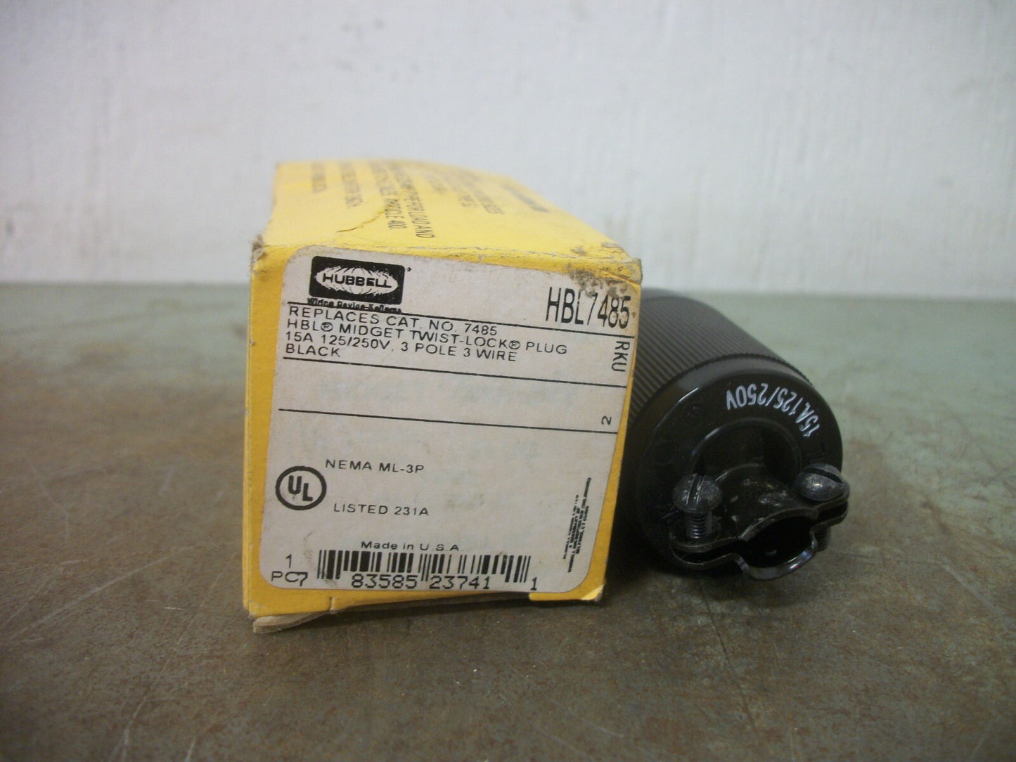 HUBBELL MIDGET TWIST-LOCK PLUG HBL7485 15AMP 125/250VOLT 3P 3W NIB