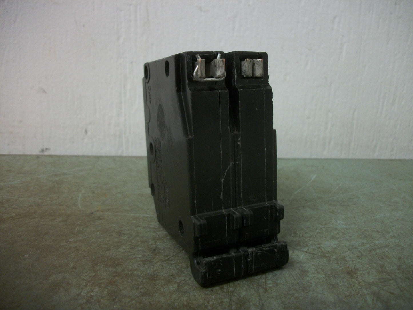 CUTLER-HAMMER CH CIRCUIT BREAKER CH225 25AMP 240VOLT 2POLE