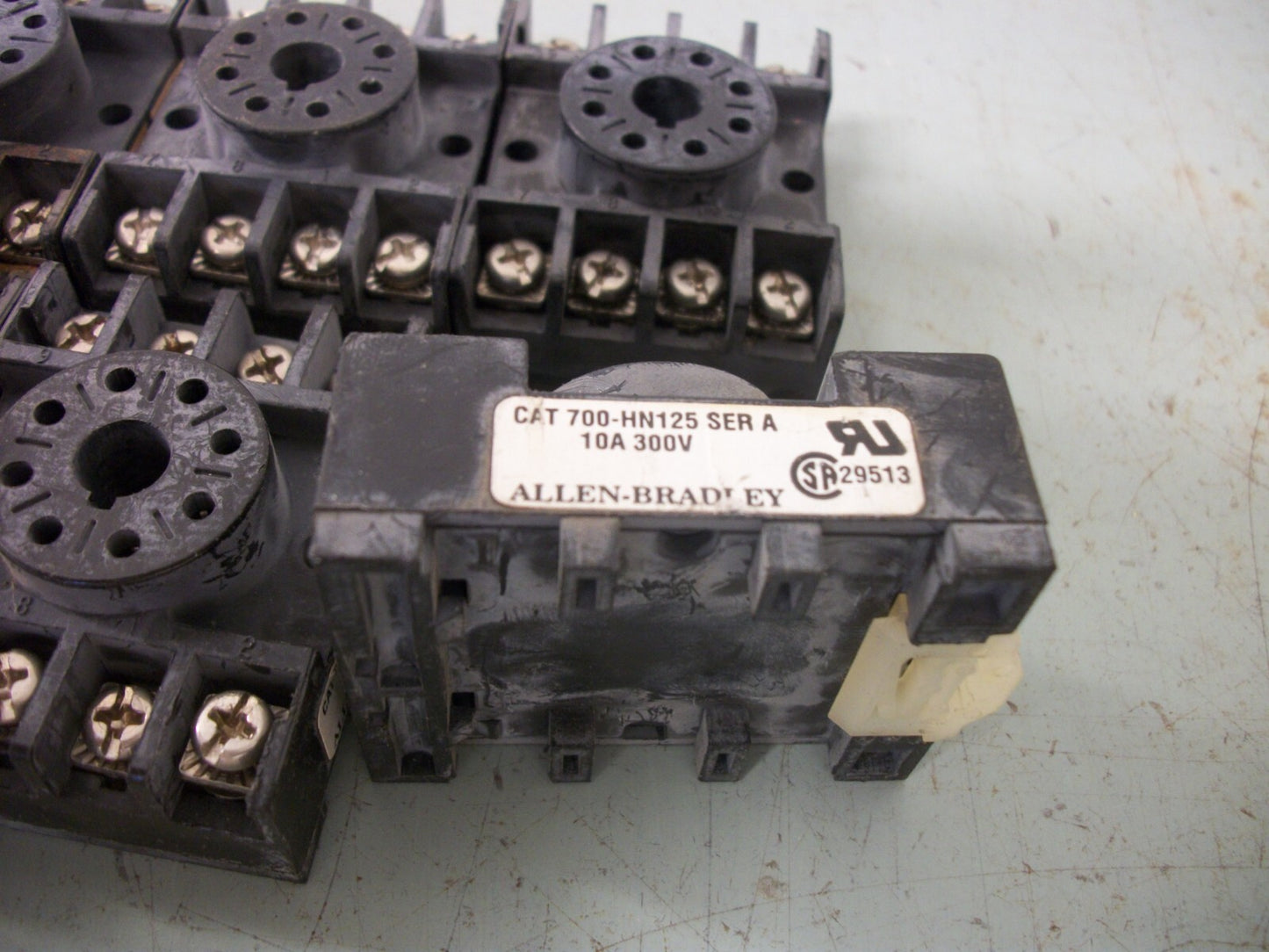 ALLEN-BRADLEY LOT OF 10 8-PIN RELAY SOCKET BASES 700-HN125 10AMP 300VOLT