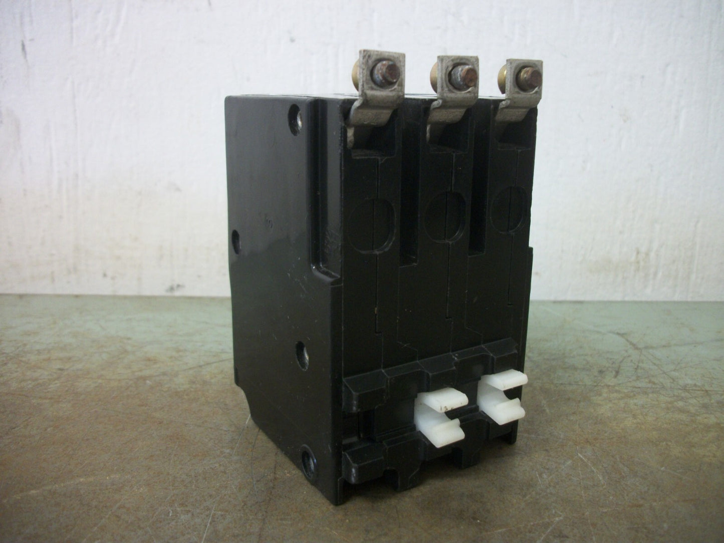 SQUARE D QOB CIRCUIT BREAKER QOB3100 100AMP 240VOLT 3POLE