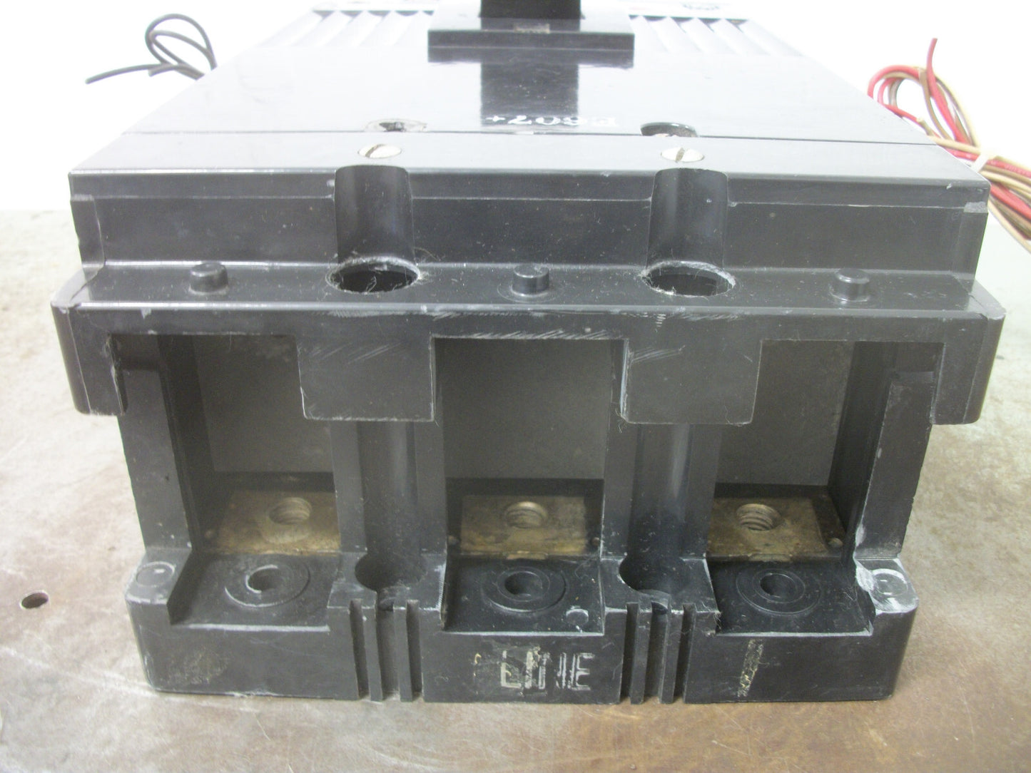 GE TKM3F CIRCUIT BREAKER TKM3F1000 1000AMP 600VOLT 3POLE W/1000A TRIP SHUNT+AUX