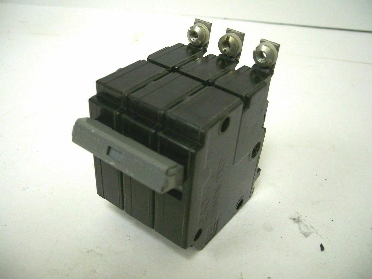 CUTLER-HAMMER CHB CIRCUIT BREAKER CHB315 15AMP 240VOLT 3POLE