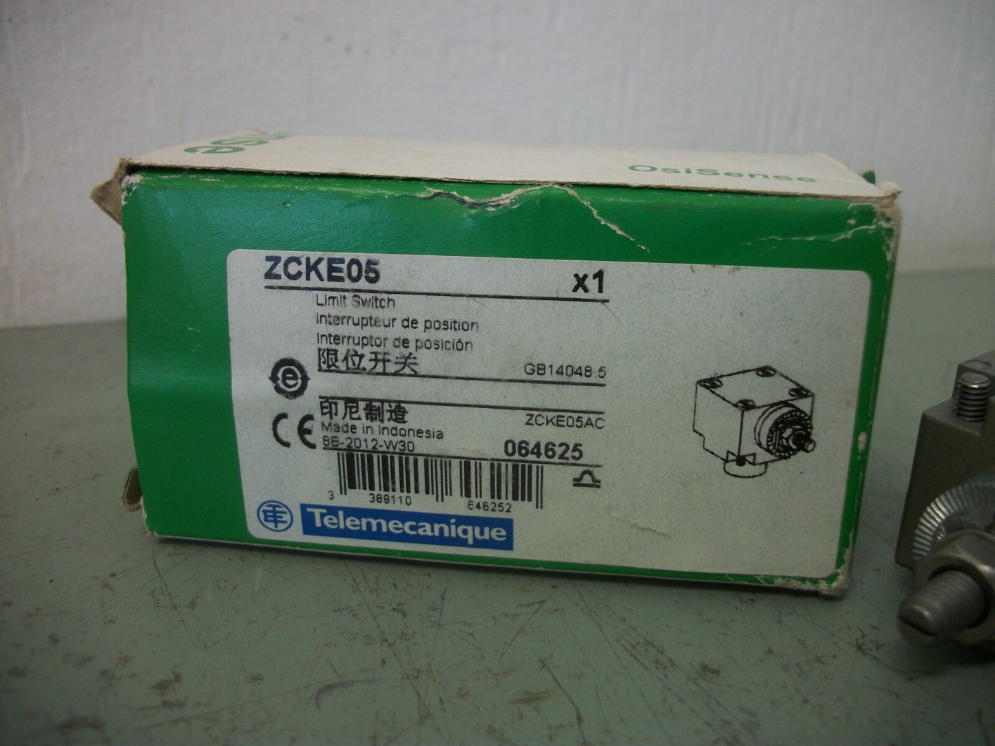 TELEMECANIQUE LIMIT SWITCH HEAD ZCKE05 NIB