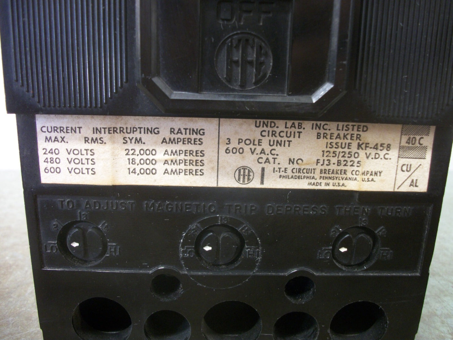 SIEMENS ITE FJ3 CIRCUIT BREAKER FJ3B225 225AMP 600VOLT 3POLE