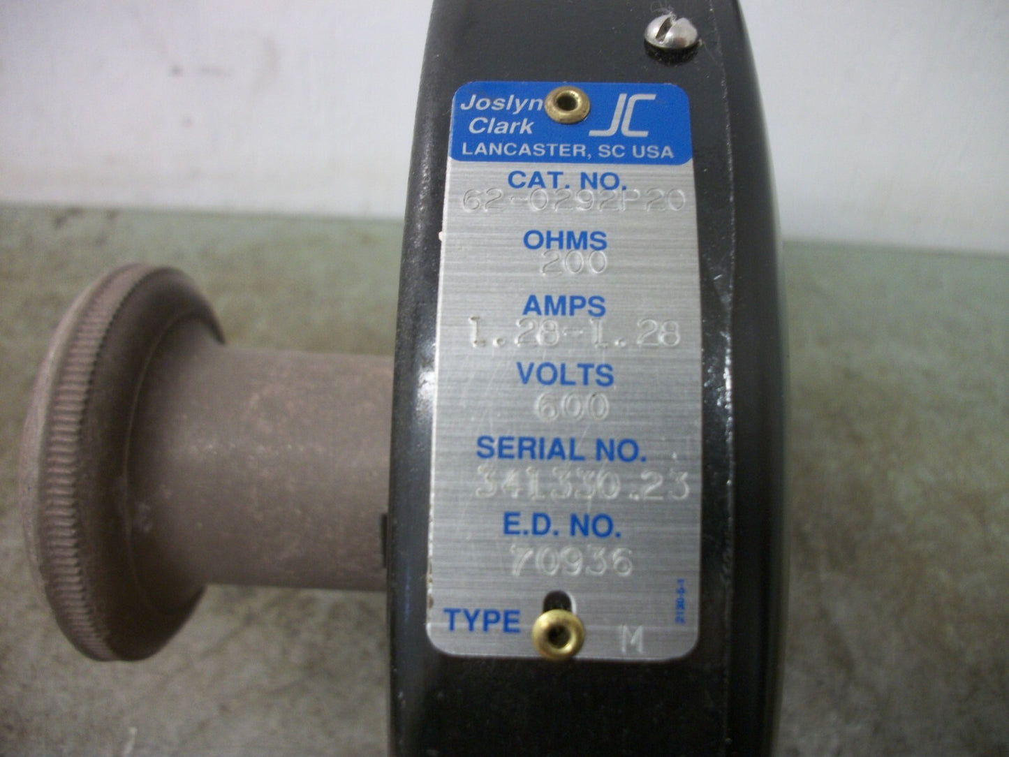 JOSLYN CLARK 200 OHMS VARIABLE RESISTOR RHEOSTAT 62-0292P20 1.28AMP 600VOLT NOB