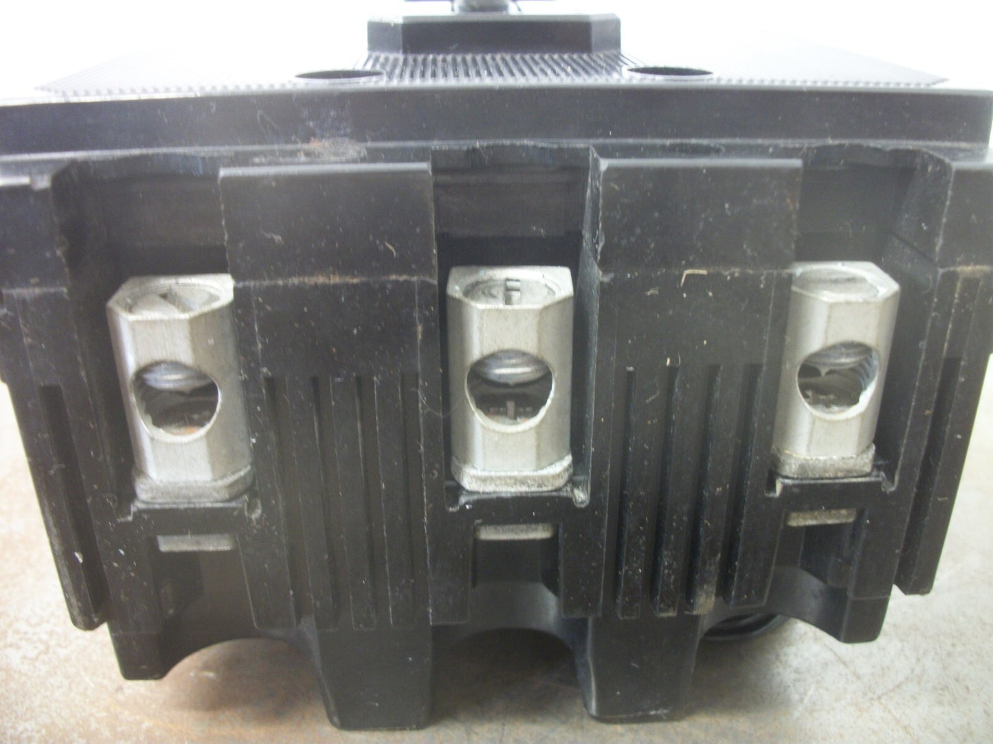 SIEMENS EE3 CIRCUIT BREAKER EE3S10000S03 100AMP 240VOLT 3POLE W/SHUNT&AUX NOB