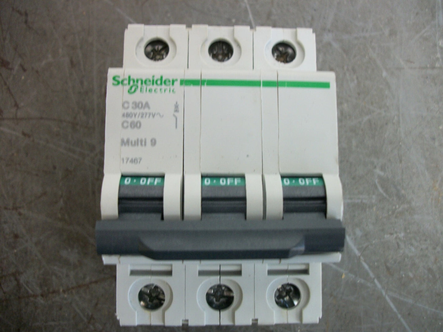 SQUARE D MERLIN GERIN MULTI 9 MINI CIRCUIT BREAKER MG17467 30AMP 480VOLT 3POLE