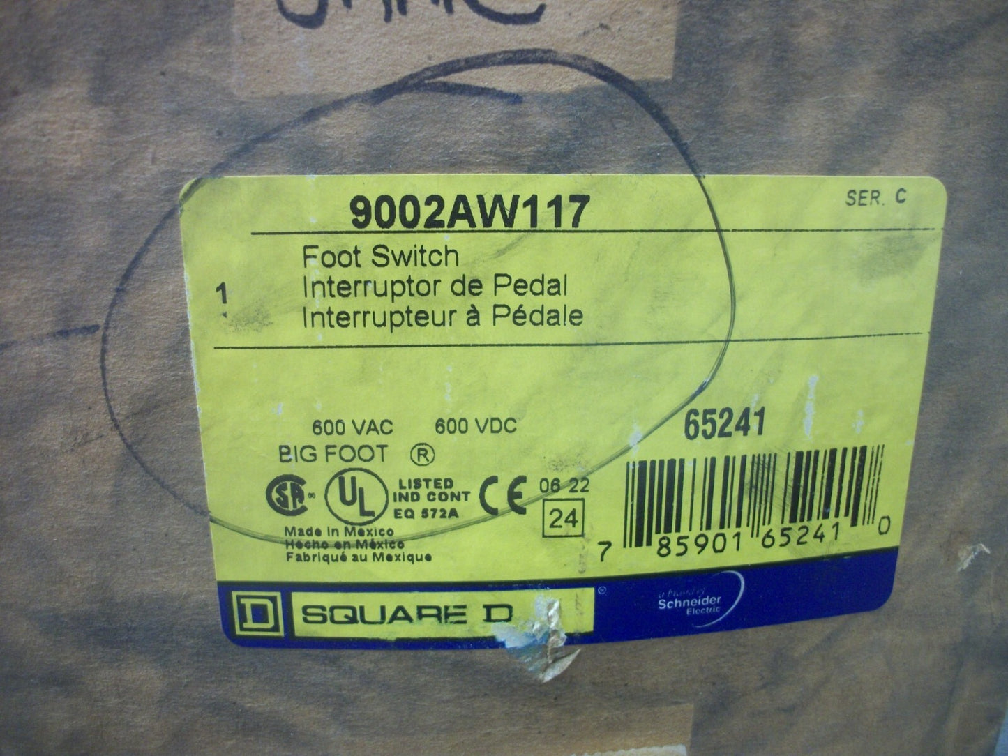SQUARE D YELLOW FOOT SWITCH 9002AW117 600VOLT NIB