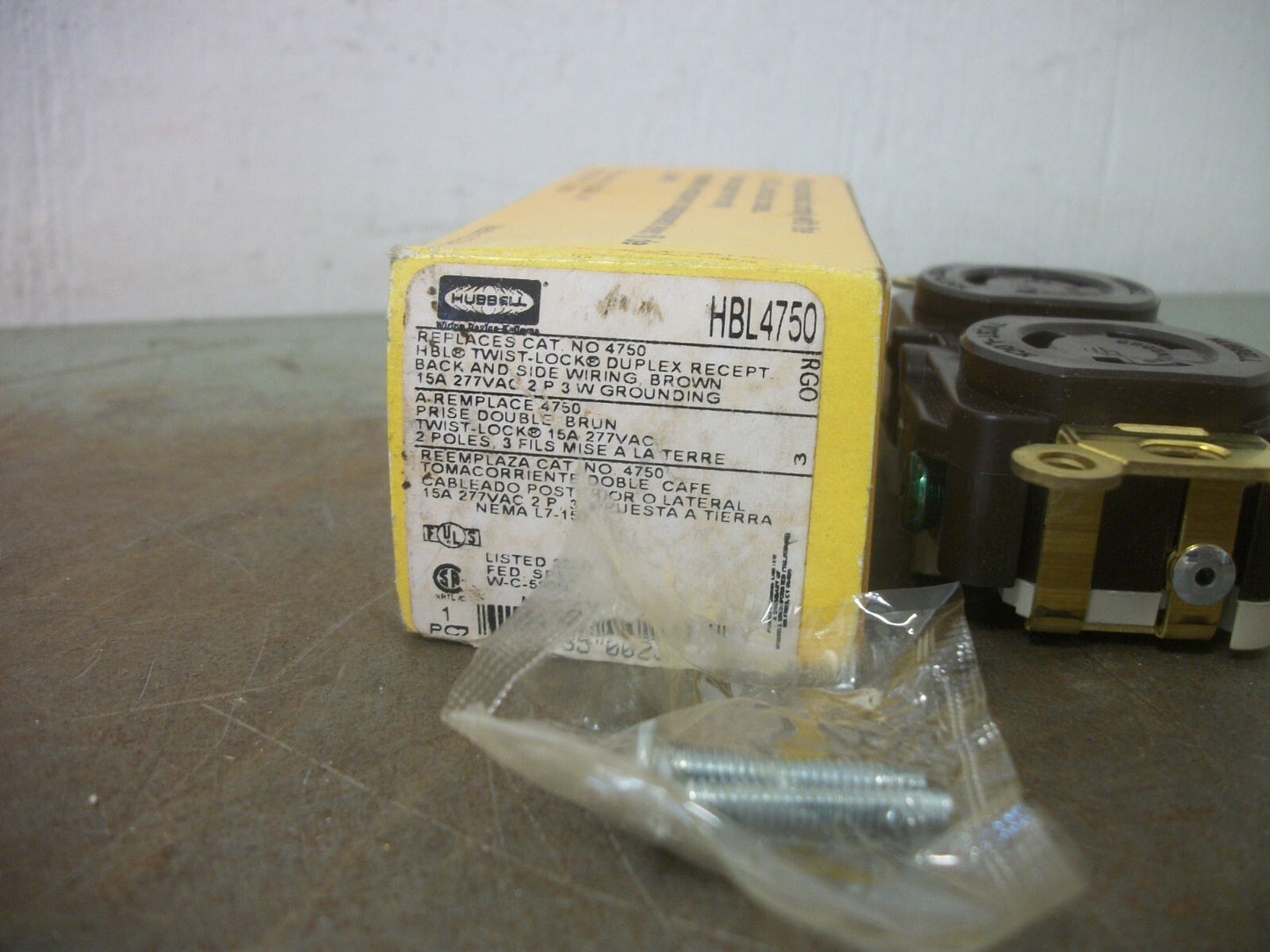 HUBBELL TWIST-LOCK DUPLEX RECEPTACLE HBL4750 15AMP 277VOLT 2P 3W GRND NIB