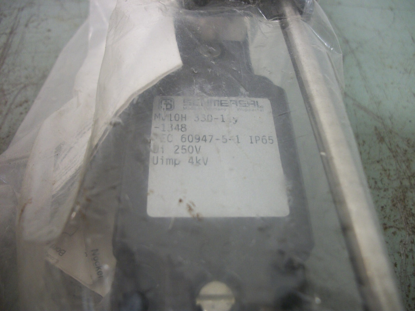 SCHMERSAL BELT ALIGNMENT SWITCH MV10H 330-11Y-1348 NEW