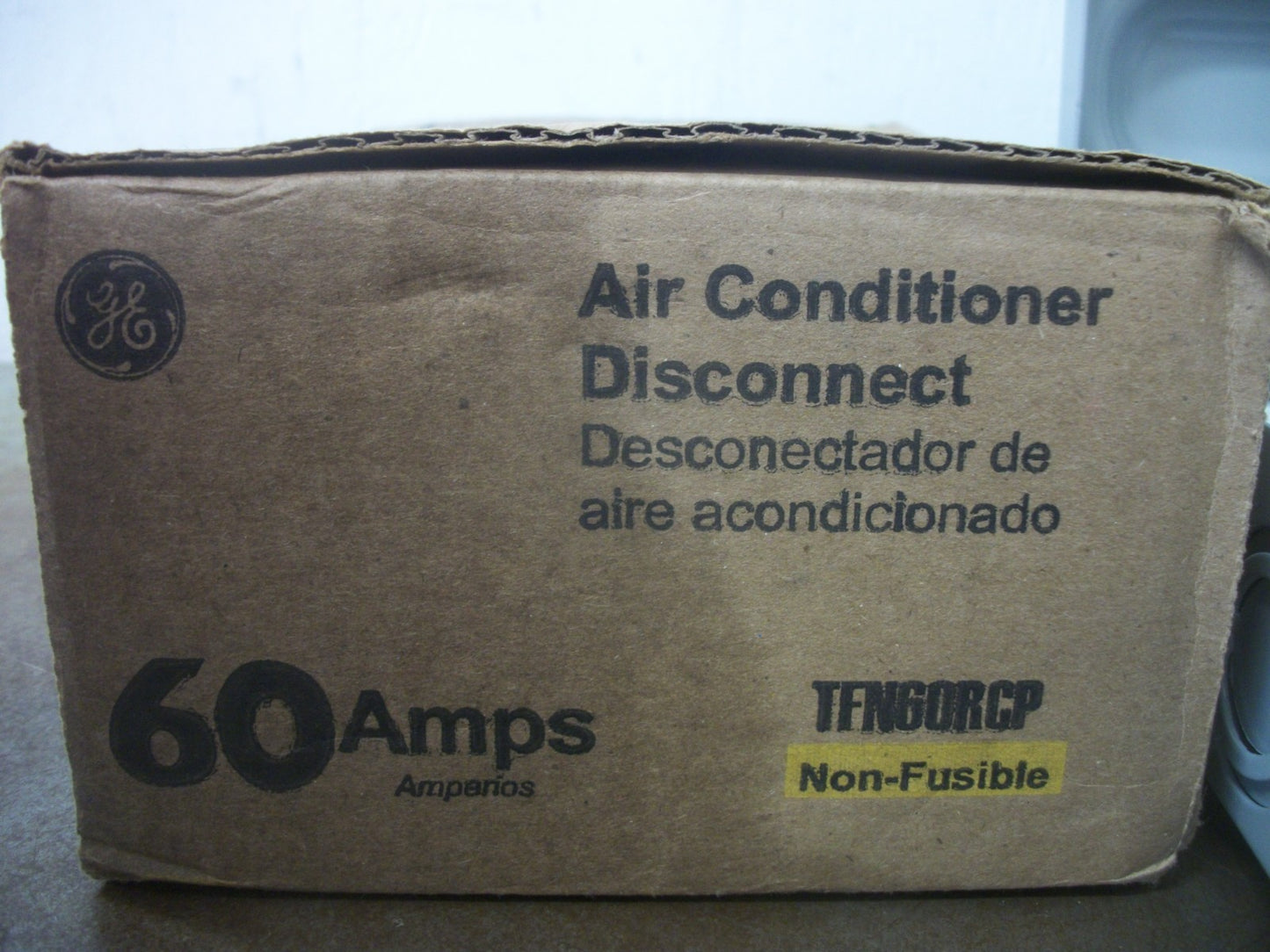 GE PULL-OUT NON-FUSIBLE AIR CONDITIONER DISCONNECT TFN60RCP 60AMP 240VOLT NIB