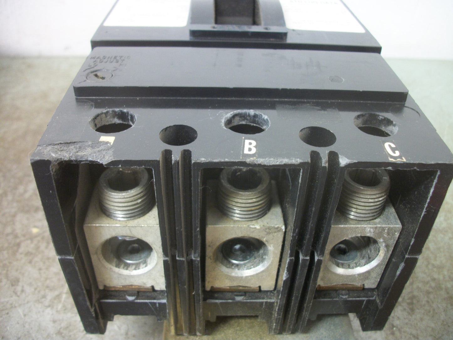 SQUARE D I-LINE KA CIRCUIT BREAKER KA36200 200AMP 600VOLT 3POLE GRAY CHIPPED